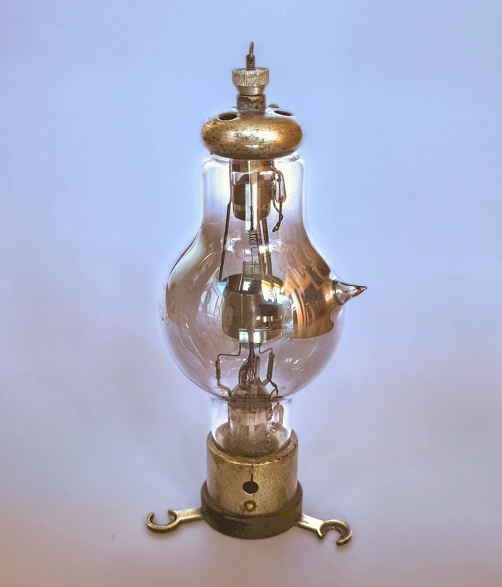 AT 50 – Marconi-Osram Valve