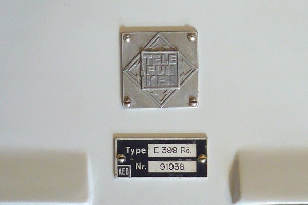 i08